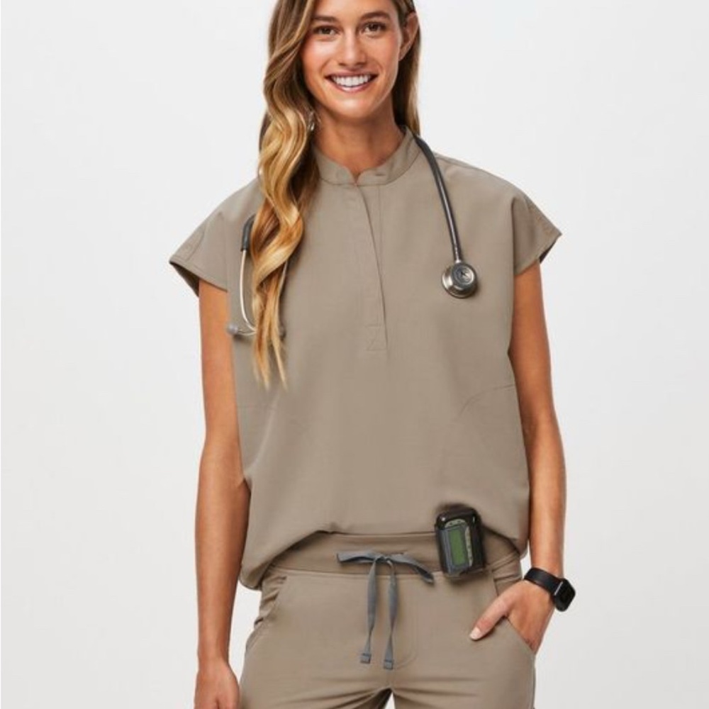 Women's Figs Rafaela Top XS